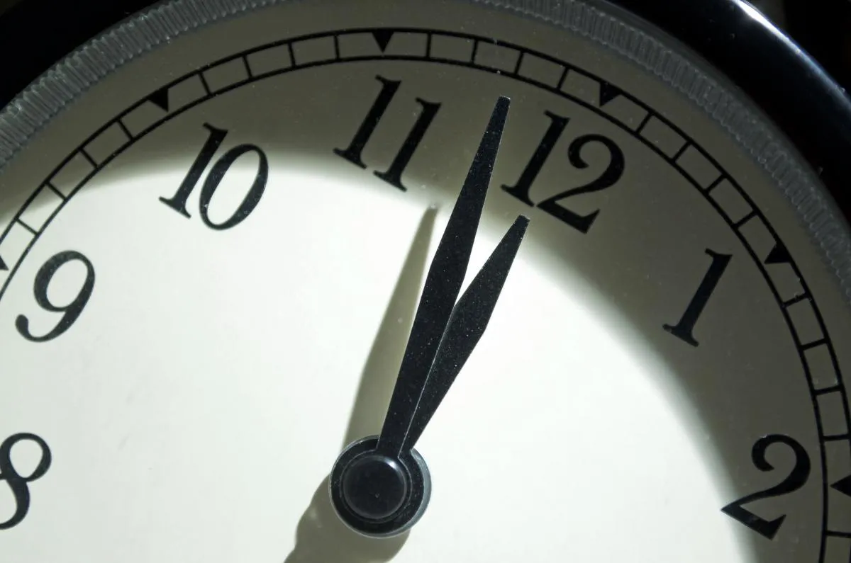 Google, Microsoft, Meta y Amazon se asocian para robarle un segundo al reloj