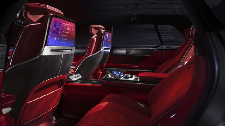 Cadillac revela nuevo sedán eléctrico de $300,000